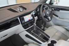Porsche Macan Gen2 3.0T V6 'S' PDK - U2652
