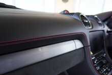 Porsche 718 Cayman GT4 4.0 PDK - U2676