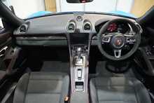 Porsche 718 Boxster GTS 4.0 - U2696