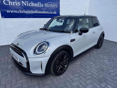 1.5 Cooper Exclusive Hatchback 3dr Petrol Steptronic Euro 6 (s/s) (136 ps)