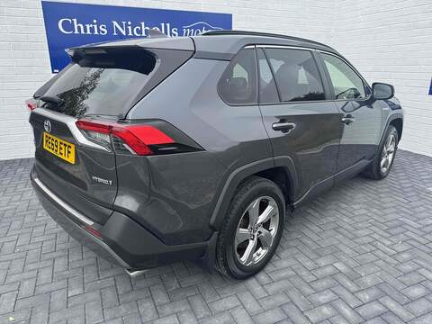 VVT-h Design SUV 2.5 Automatic Petrol Hybrid