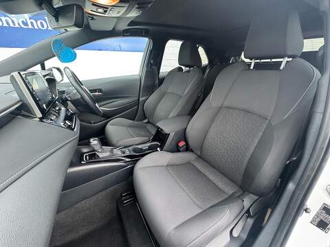 1.8 VVT-h Design Hatchback 5dr Petrol Hybrid CVT Euro 6 (s/s) (122 ps)