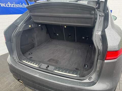 2.0 P300 Portfolio SUV 5dr Petrol Auto AWD Euro 6 (s/s) (300 ps)