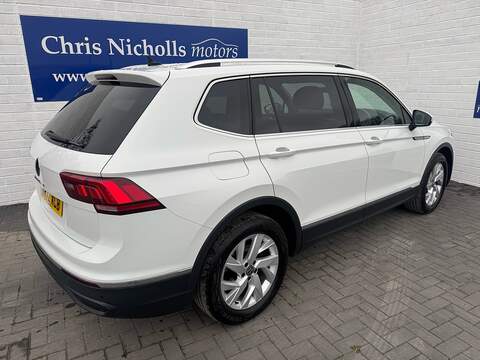 TSI Life 1.5 5dr SUV Manual Petrol