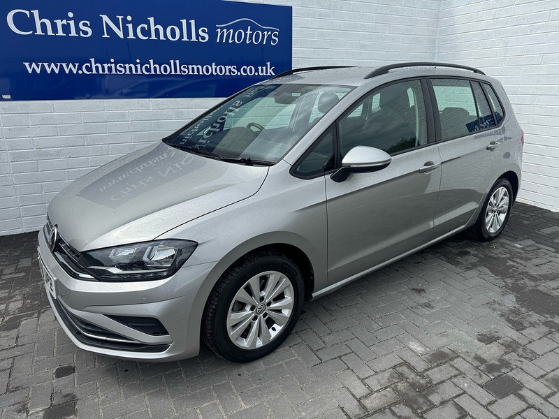 Volkswagen Golf Sv