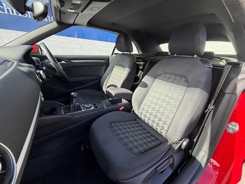 TFSI CoD SE Convertible 1.4 Manual Petrol