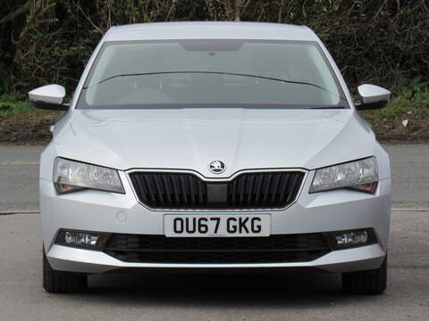 Skoda Superb 1.6 TDI S 1.6 5dr Hatchback Manual Diesel Hatchback Manual Diesel Hatchback Manual Diesel - U7686