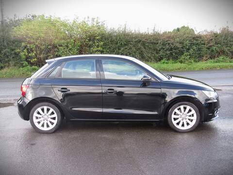 Audi A1 Sportback Tdi Sport Hatchback 1.6 Manual Diesel Hatchback Manual Diesel - U7752