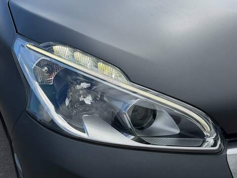 Peugeot 208 1.2 PureTech Allure Hatchback 5dr Petrol Manual Euro 6 (82 ps) - U7930