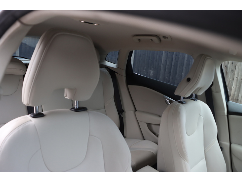 Volvo T4 Se 1.6 Hatchback Automatic Petrol 72-74 Mitcham Road