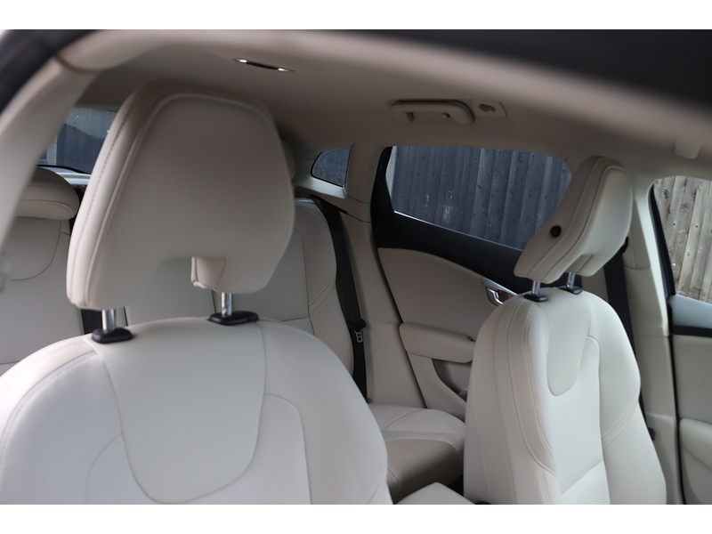 Volvo T4 Se 1.6 Hatchback Automatic Petrol 72-74 Mitcham Road