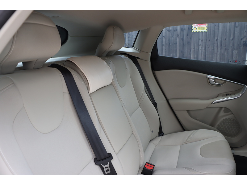 Volvo T4 Se 1.6 Hatchback Automatic Petrol 72-74 Mitcham Road