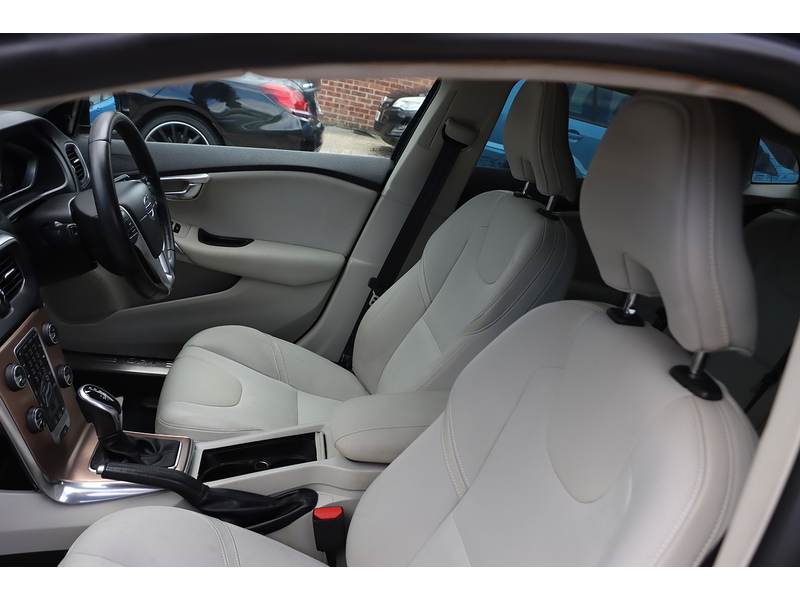 Volvo T4 Se 1.6 Hatchback Automatic Petrol 72-74 Mitcham Road