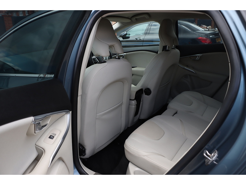 Volvo T4 Se 1.6 Hatchback Automatic Petrol 72-74 Mitcham Road