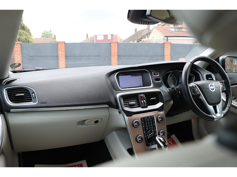 Volvo T4 Se 1.6 Hatchback Automatic Petrol 72-74 Mitcham Road