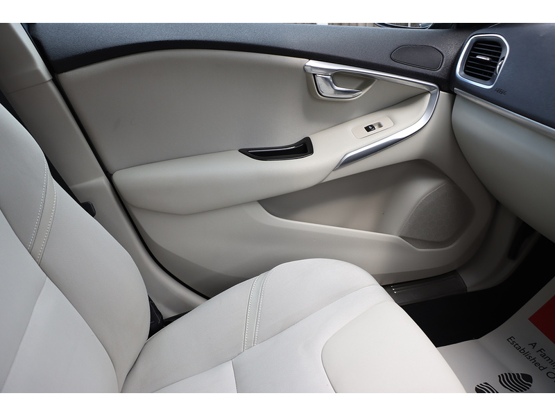 Volvo T4 Se 1.6 Hatchback Automatic Petrol 72-74 Mitcham Road