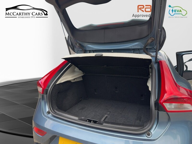 Volvo T4 Se 1.6 Hatchback Automatic Petrol 72-74 Mitcham Road