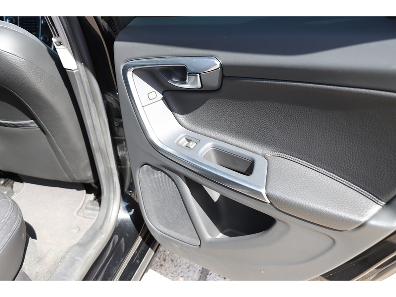 Volvo 3.0 T6 AWD ESTATE AUTO 3000 5dr Estate Automatic Petrol 72-74 Mitcham Road