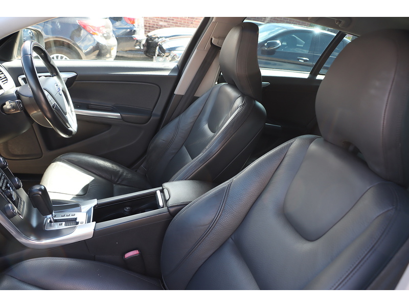 Volvo 3.0 T6 AWD ESTATE AUTO 3000 5dr Estate Automatic Petrol 72-74 Mitcham Road