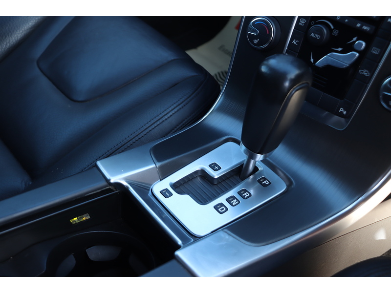 Volvo 3.0 T6 AWD ESTATE AUTO 3000 5dr Estate Automatic Petrol 72-74 Mitcham Road