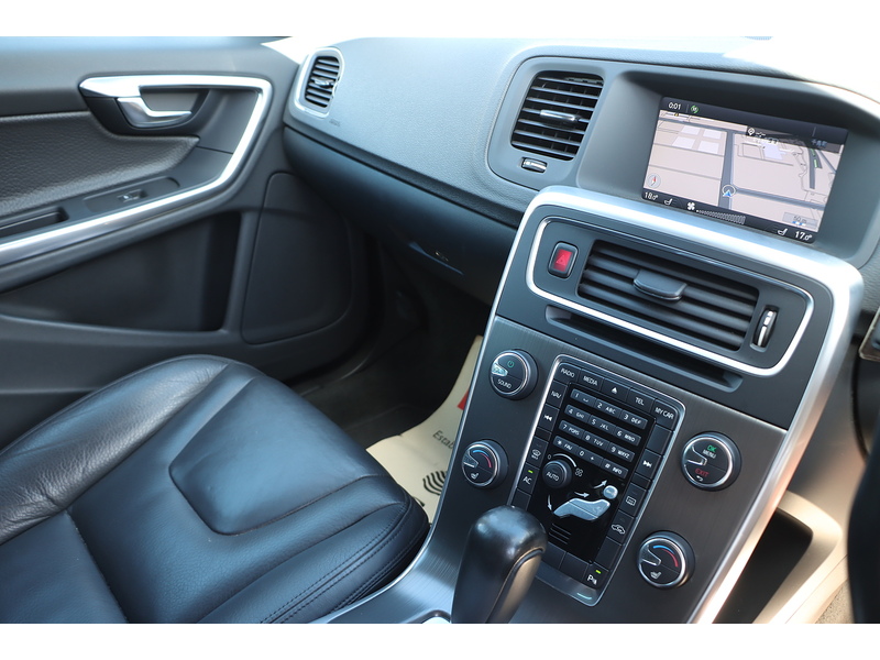 Volvo 3.0 T6 AWD ESTATE AUTO 3000 5dr Estate Automatic Petrol 72-74 Mitcham Road