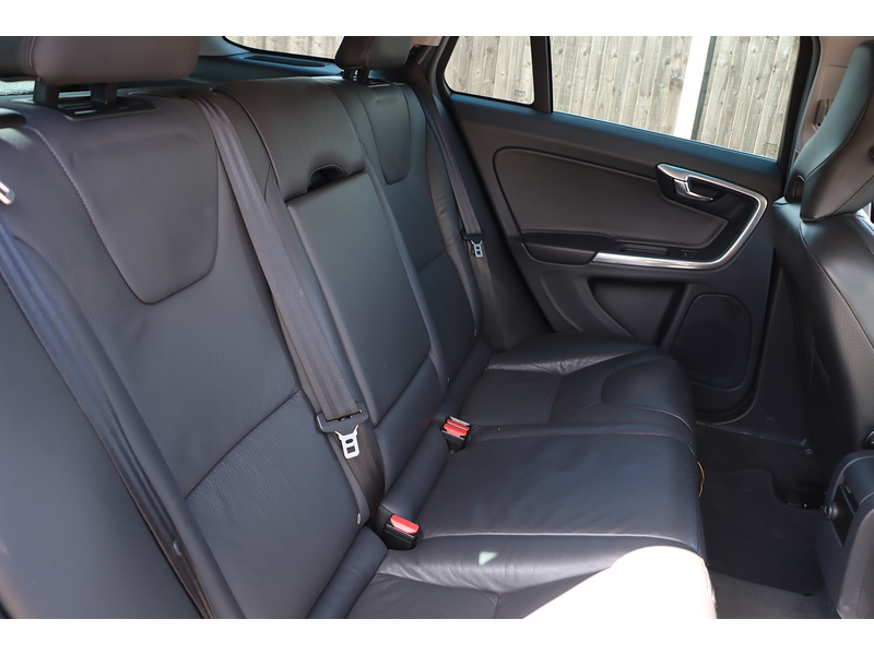 Volvo 3.0 T6 AWD ESTATE AUTO 3000 5dr Estate Automatic Petrol 72-74 Mitcham Road