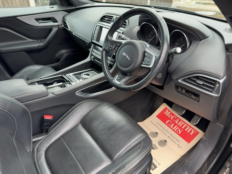 Jaguar 2.0 D180 R-SPORT SUV 5DR DIESEL AWD AUTO SUNROOF HEATED SEATS SAT NAV BLUETOOTH DAB STEREO REAR CAMERA PARKING AIDS JUST 2 OWNERS ONLY 67000 MILES SH 72-74 Mitcham Road