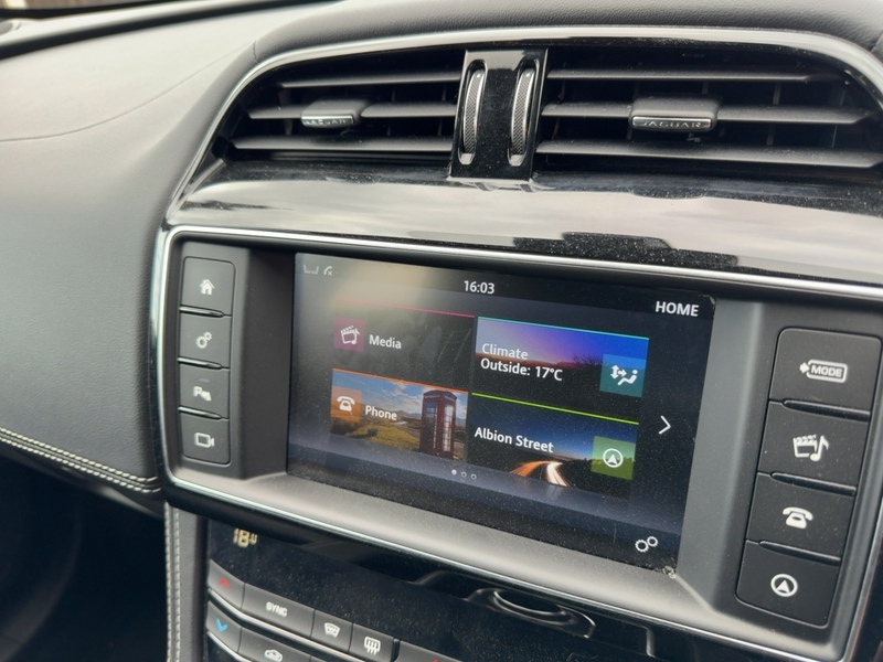 Jaguar 2.0 D180 R-SPORT SUV 5DR DIESEL AWD AUTO SUNROOF HEATED SEATS SAT NAV BLUETOOTH DAB STEREO REAR CAMERA PARKING AIDS JUST 2 OWNERS ONLY 67000 MILES SH 72-74 Mitcham Road