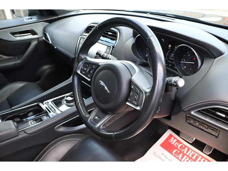 Jaguar 2.0 D180 R-SPORT SUV 5DR DIESEL AWD AUTO SUNROOF HEATED SEATS SAT NAV BLUETOOTH DAB STEREO REAR CAMERA PARKING AIDS JUST 2 OWNERS ONLY 67000 MILES SH 72-74 Mitcham Road