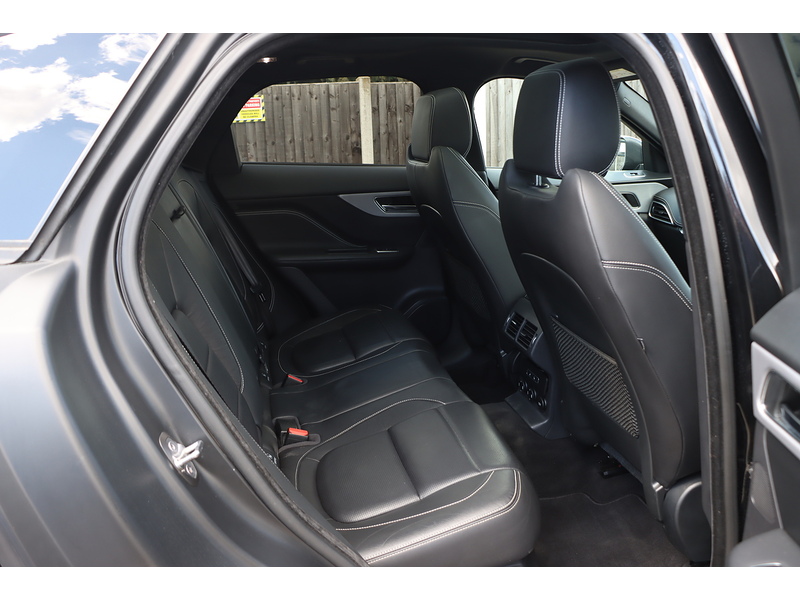 Jaguar 2.0 D180 R-SPORT SUV 5DR DIESEL AWD AUTO SUNROOF HEATED SEATS SAT NAV BLUETOOTH DAB STEREO REAR CAMERA PARKING AIDS JUST 2 OWNERS ONLY 67000 MILES SH 72-74 Mitcham Road