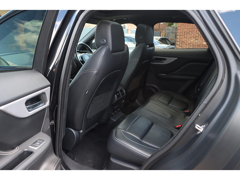 Jaguar 2.0 D180 R-SPORT SUV 5DR DIESEL AWD AUTO SUNROOF HEATED SEATS SAT NAV BLUETOOTH DAB STEREO REAR CAMERA PARKING AIDS JUST 2 OWNERS ONLY 67000 MILES SH 72-74 Mitcham Road
