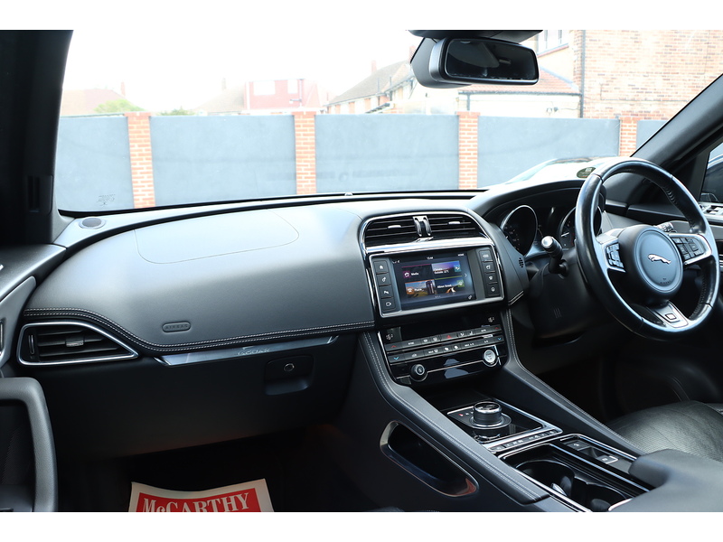 Jaguar 2.0 D180 R-SPORT SUV 5DR DIESEL AWD AUTO SUNROOF HEATED SEATS SAT NAV BLUETOOTH DAB STEREO REAR CAMERA PARKING AIDS JUST 2 OWNERS ONLY 67000 MILES SH 72-74 Mitcham Road