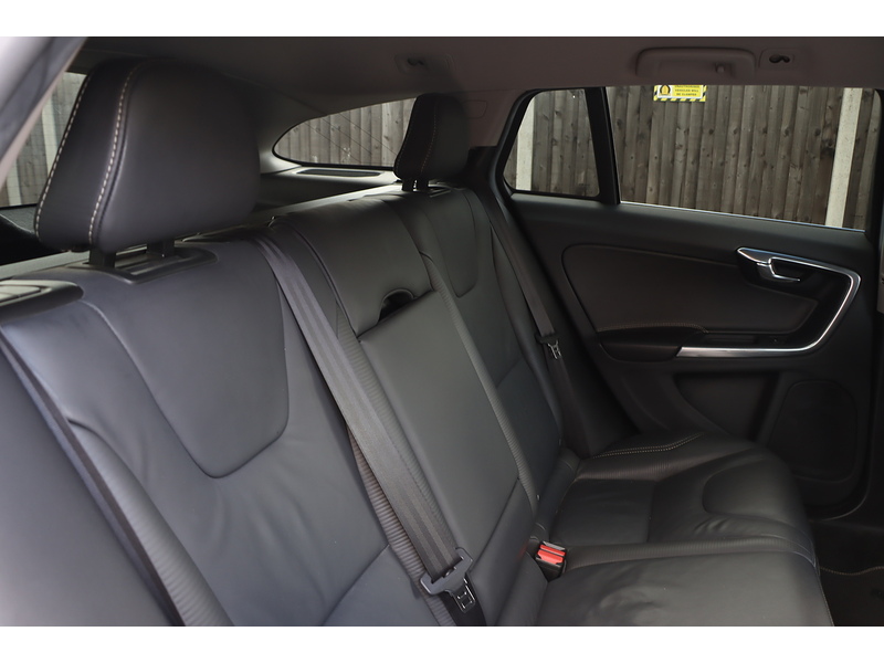 Volvo V60 1.6 T4 5 DOOR ESTATE PETROL AUTO ONLY 45000 MILES 72-74 Mitcham Road