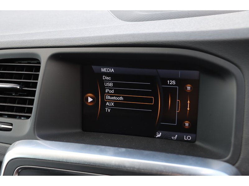 Volvo V60 1.6 T4 5 DOOR ESTATE PETROL AUTO ONLY 45000 MILES 72-74 Mitcham Road