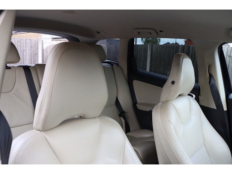 Volvo T5 R-Design Lux Nav 2.0 5dr Estate Automatic Petrol 92-96 Mitcham Road
