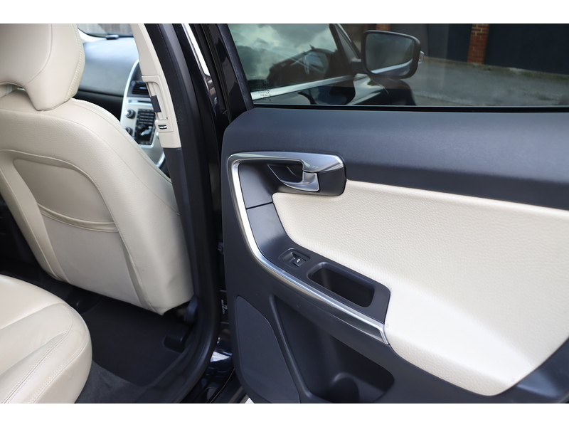 Volvo T5 R-Design Lux Nav 2.0 5dr Estate Automatic Petrol 92-96 Mitcham Road