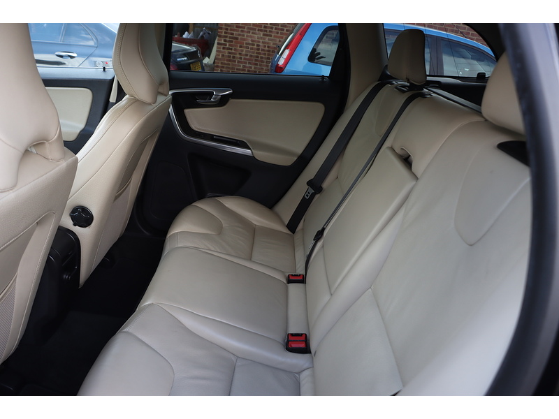 Volvo T5 R-Design Lux Nav 2.0 5dr Estate Automatic Petrol 92-96 Mitcham Road