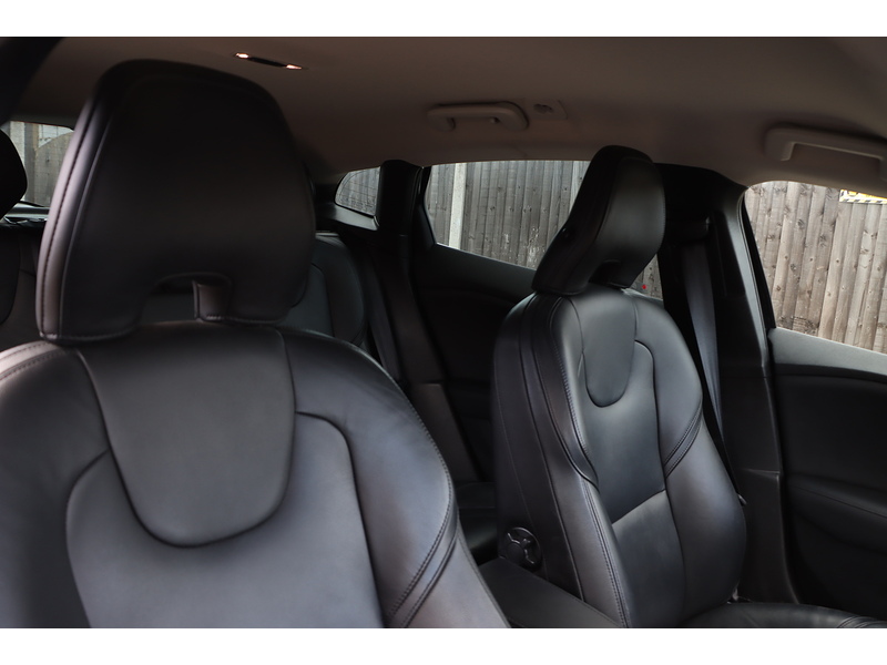 Volvo T4 Se Lux Nav 1.6 Hatchback Automatic Petrol 72-74 Mitcham Road