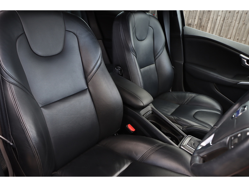 Volvo T4 Se Lux Nav 1.6 Hatchback Automatic Petrol 72-74 Mitcham Road