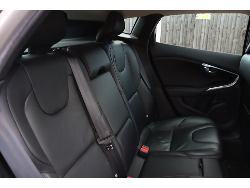 Volvo T4 Se Lux Nav 1.6 Hatchback Automatic Petrol 72-74 Mitcham Road