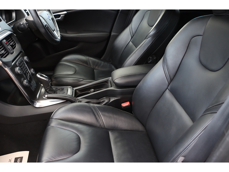 Volvo T4 Se Lux Nav 1.6 Hatchback Automatic Petrol 72-74 Mitcham Road