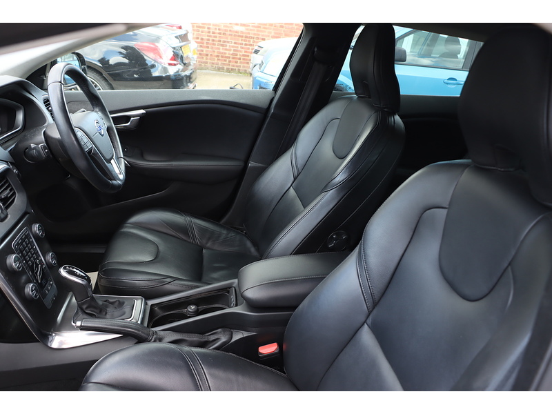 Volvo T4 Se Lux Nav 1.6 Hatchback Automatic Petrol 72-74 Mitcham Road
