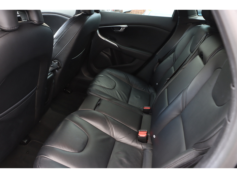 Volvo T4 Se Lux Nav 1.6 Hatchback Automatic Petrol 72-74 Mitcham Road