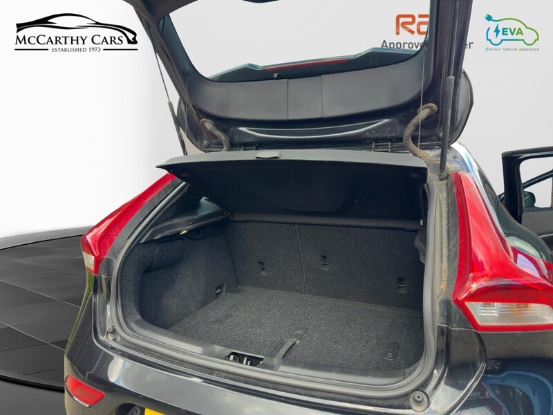 Volvo T4 Se Lux Nav 1.6 Hatchback Automatic Petrol 72-74 Mitcham Road