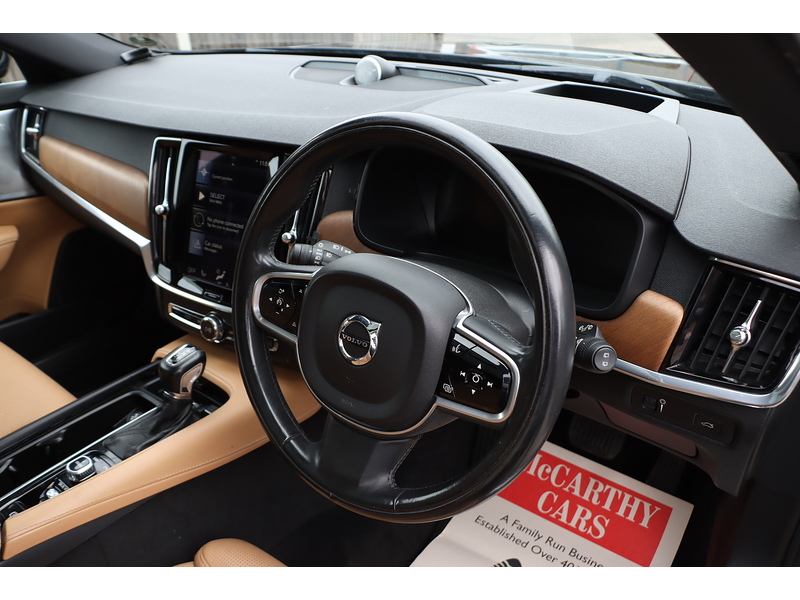 Volvo V90 2.0 T6 AWD Inscription, 320PS twincharged petrol, 8-speed Geartronic Auto Estate PAN ROOF VERY HIGH SPEC 72-74 Mitcham Road