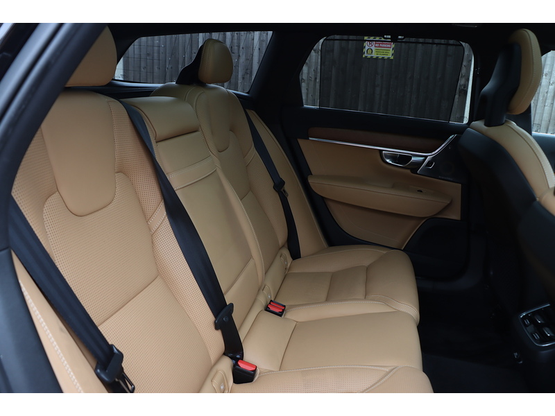 Volvo V90 2.0 T6 AWD Inscription, 320PS twincharged petrol, 8-speed Geartronic Auto Estate PAN ROOF VERY HIGH SPEC 72-74 Mitcham Road