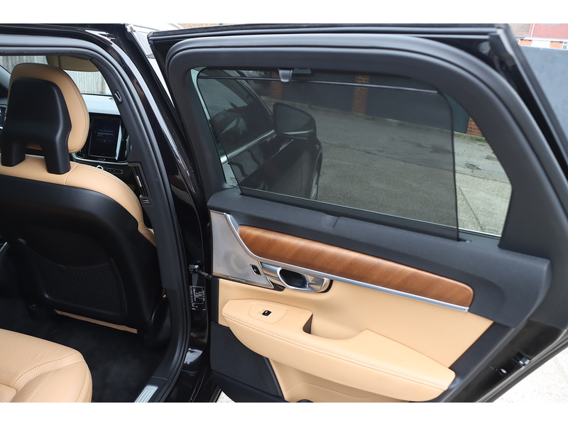 Volvo V90 2.0 T6 AWD Inscription, 320PS twincharged petrol, 8-speed Geartronic Auto Estate PAN ROOF VERY HIGH SPEC 72-74 Mitcham Road