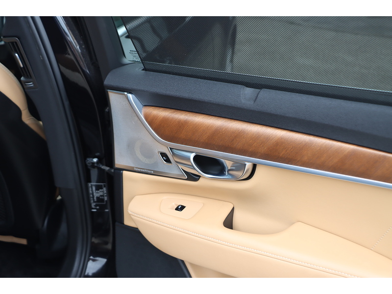 Volvo V90 2.0 T6 AWD Inscription, 320PS twincharged petrol, 8-speed Geartronic Auto Estate PAN ROOF VERY HIGH SPEC 72-74 Mitcham Road