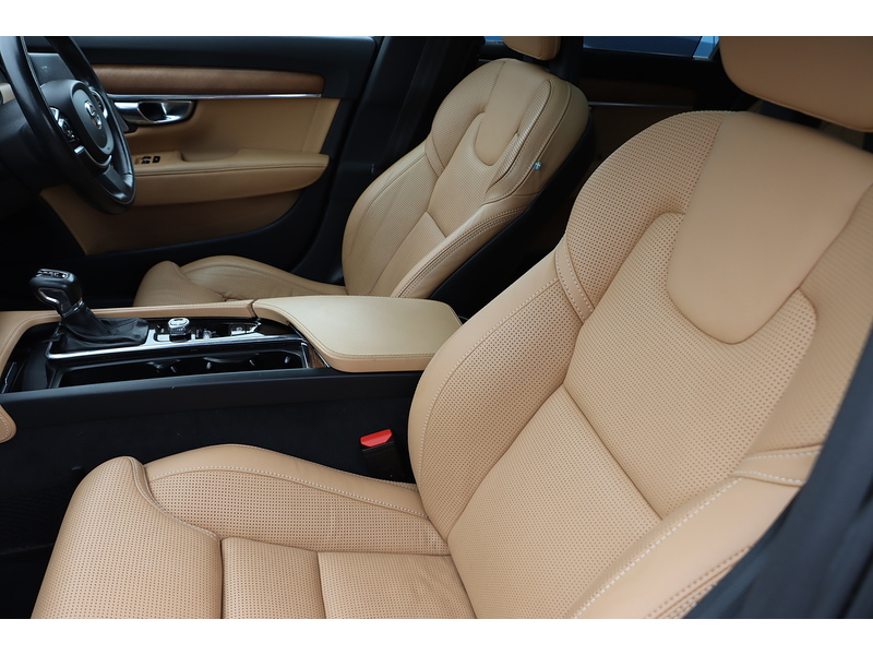 Volvo V90 2.0 T6 AWD Inscription, 320PS twincharged petrol, 8-speed Geartronic Auto Estate PAN ROOF VERY HIGH SPEC 72-74 Mitcham Road