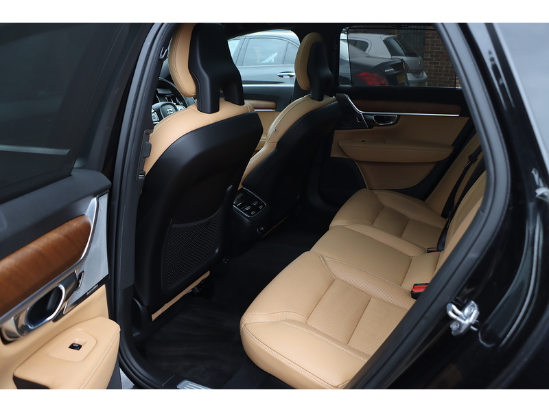 Volvo V90 2.0 T6 AWD Inscription, 320PS twincharged petrol, 8-speed Geartronic Auto Estate PAN ROOF VERY HIGH SPEC 72-74 Mitcham Road